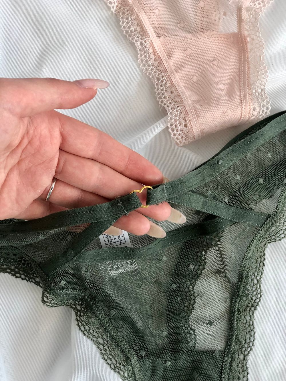 Стрінги в сіточку