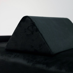 Подушка под колени клиента для наращивания ресниц