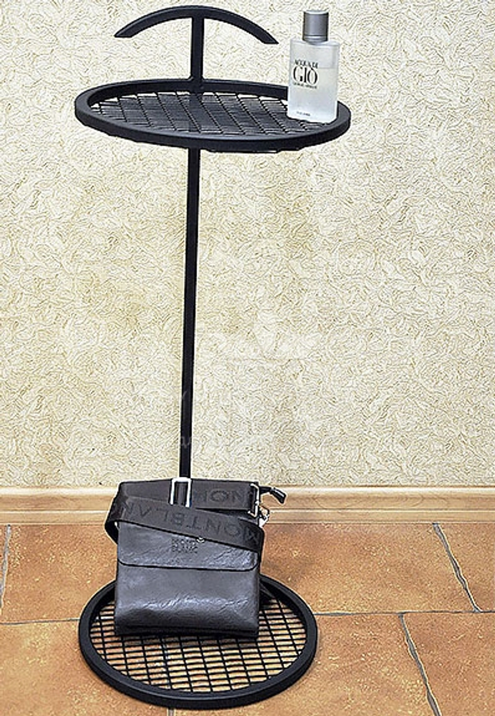 Столик для клиентов 123