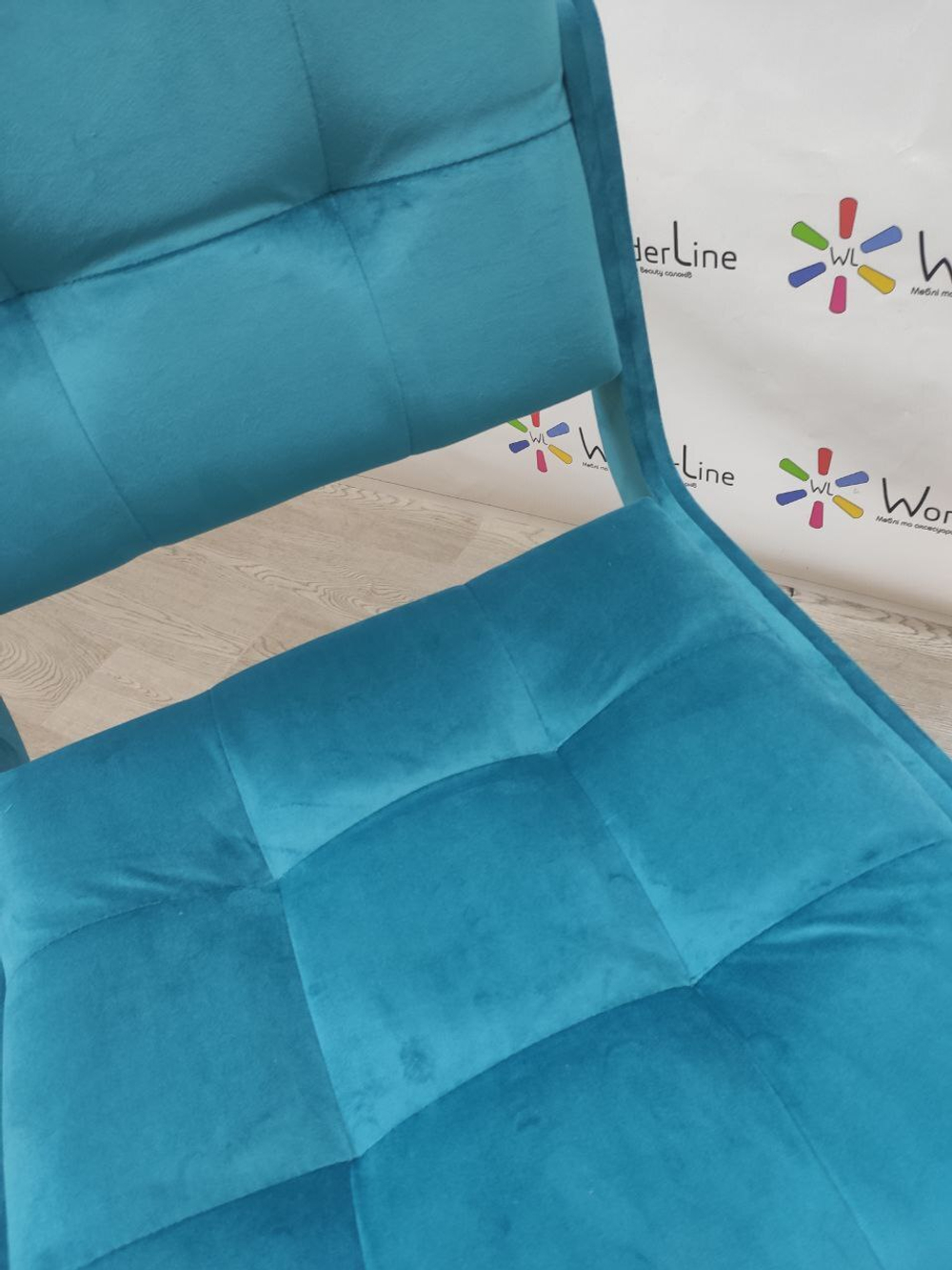 Стульчик для мастера Tertio со спинкой