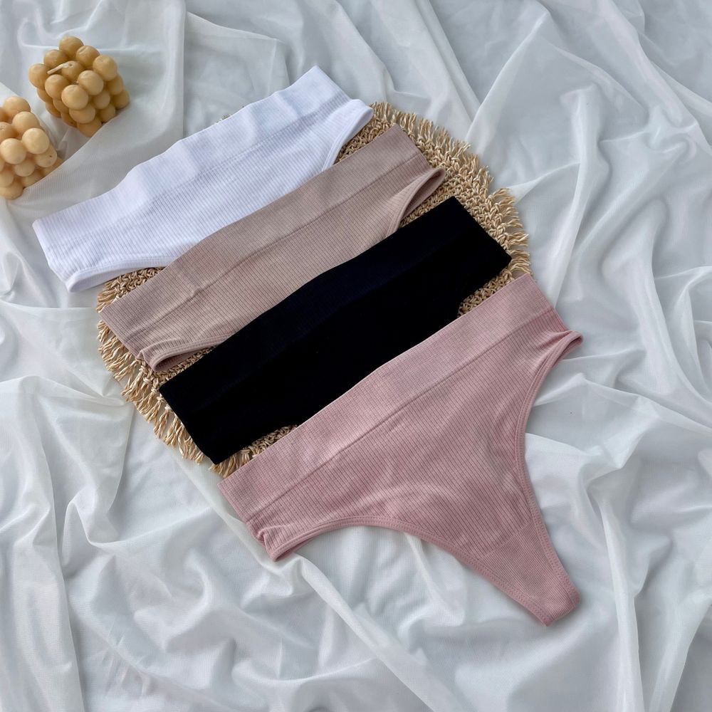 Стрінги в рубчик