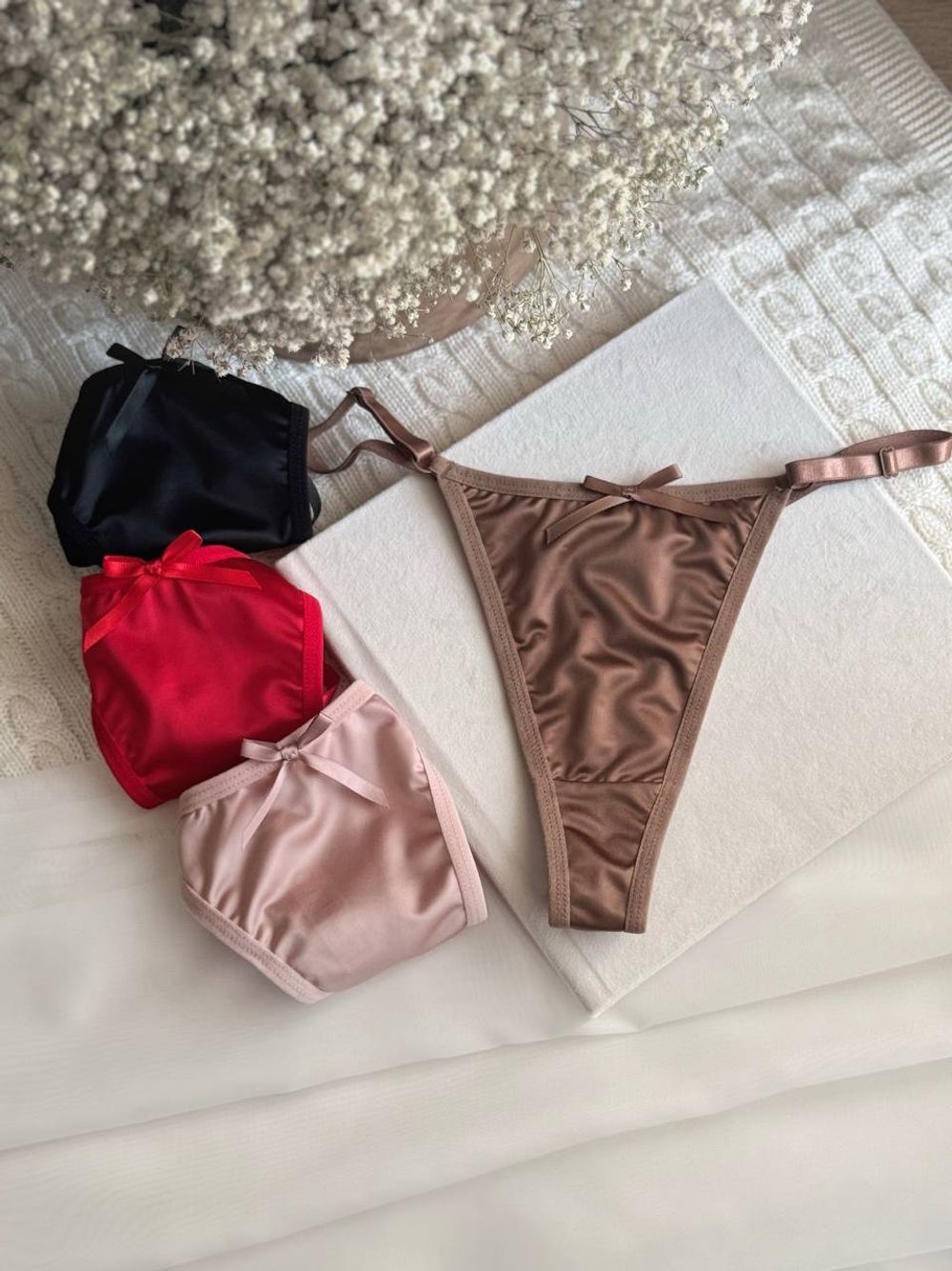 Шовкові стрінги на регуляторах