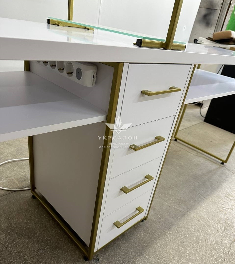 Маникюрный стол Mark SM-500 plus с полкой для лаков