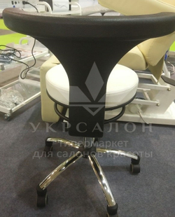 Стільчик майстра зі спинкою 1033