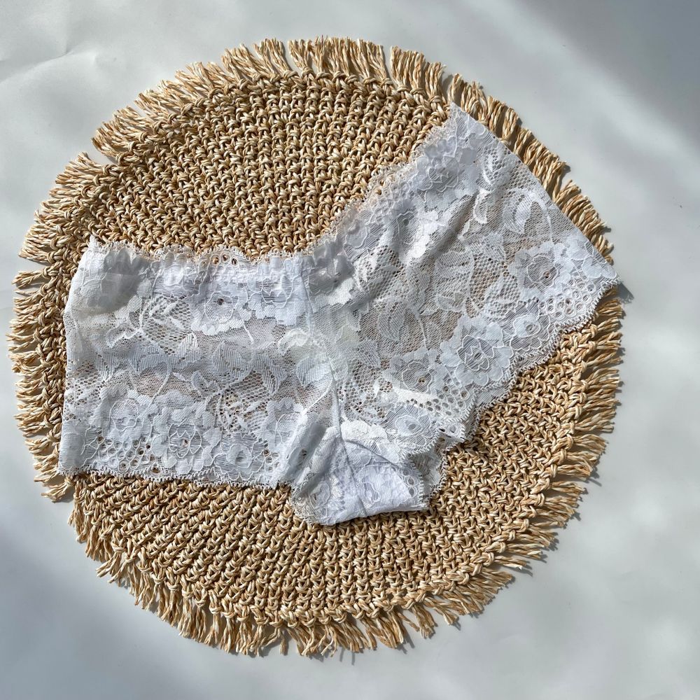 Мереживні шортики