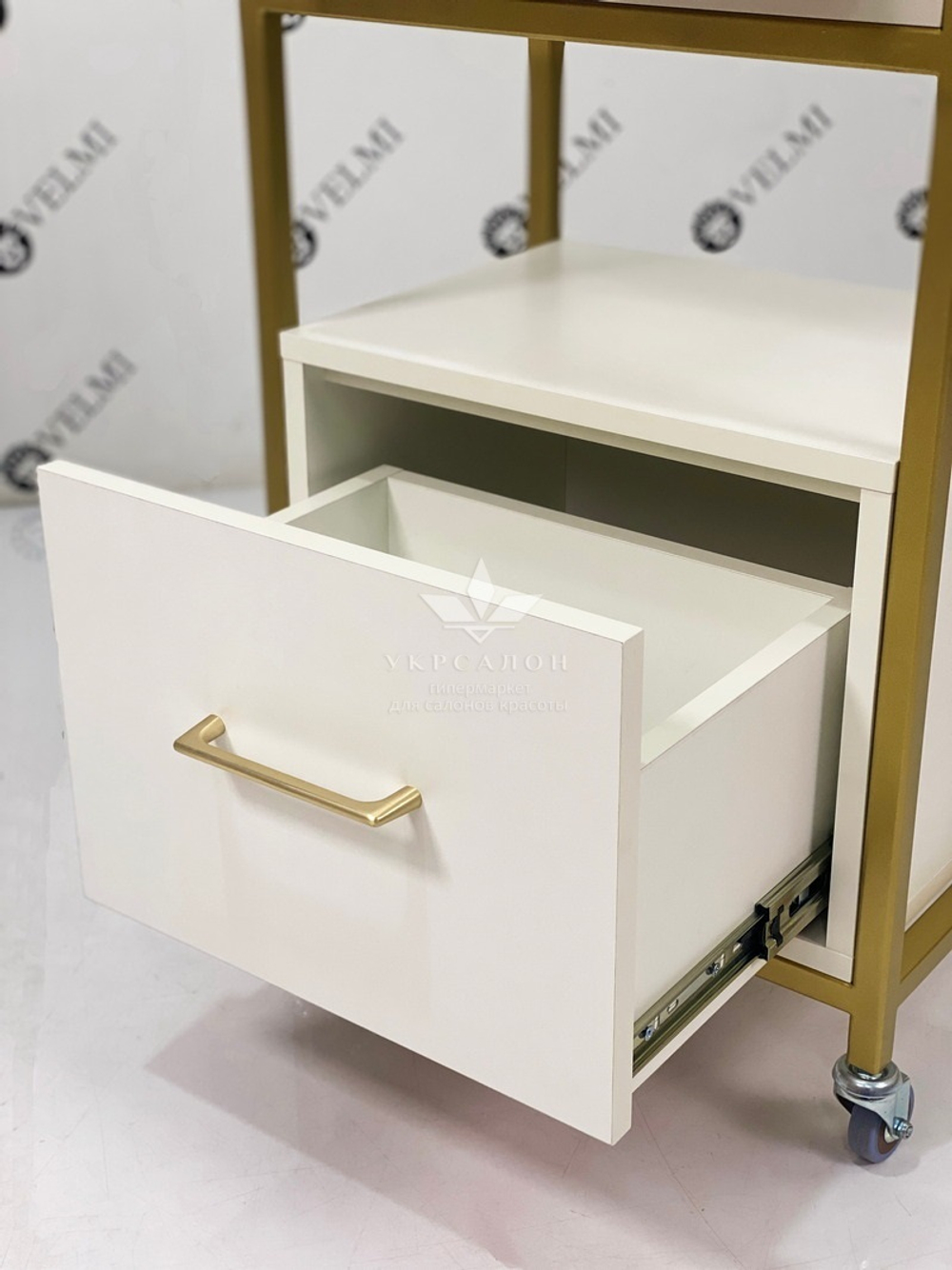 Косметологическая тележка Mini