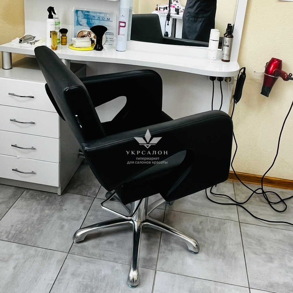 Перукарське крісло Tori