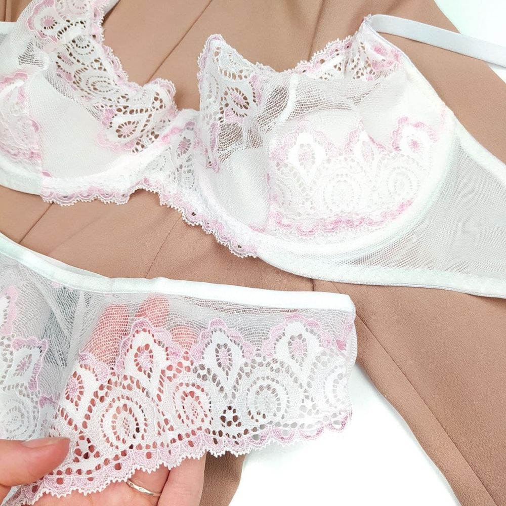 Напівпрозорий комплект на кісточці