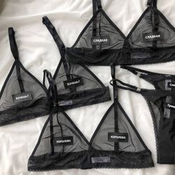 Соблазнительный комплект с надписями