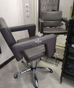 Парикмахерское кресло Flamingo 2