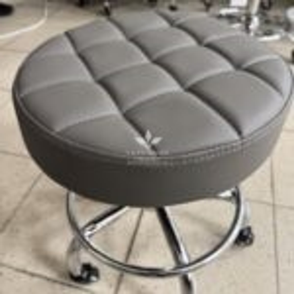 Стул мастера для педикюра Nicki