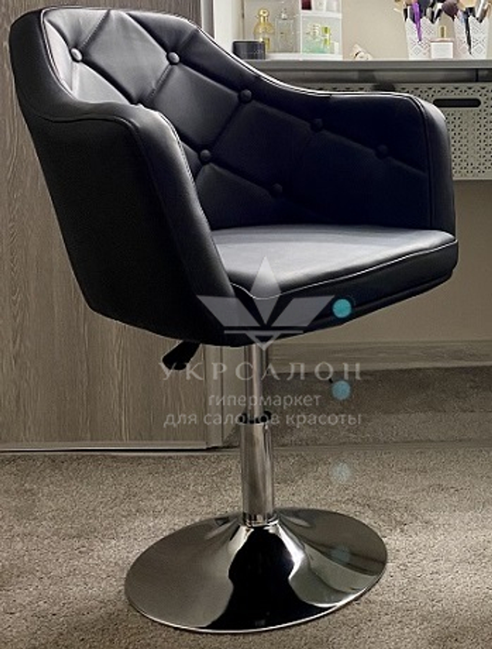 Стульчик мастера  Leganza на диске