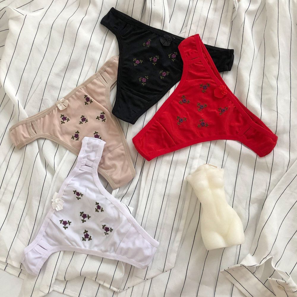 Трусики з ніжним візерунком