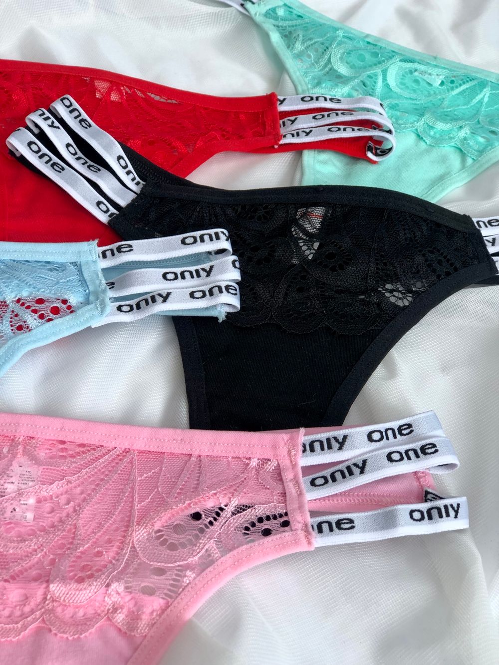 Стрінги з резинками по боках