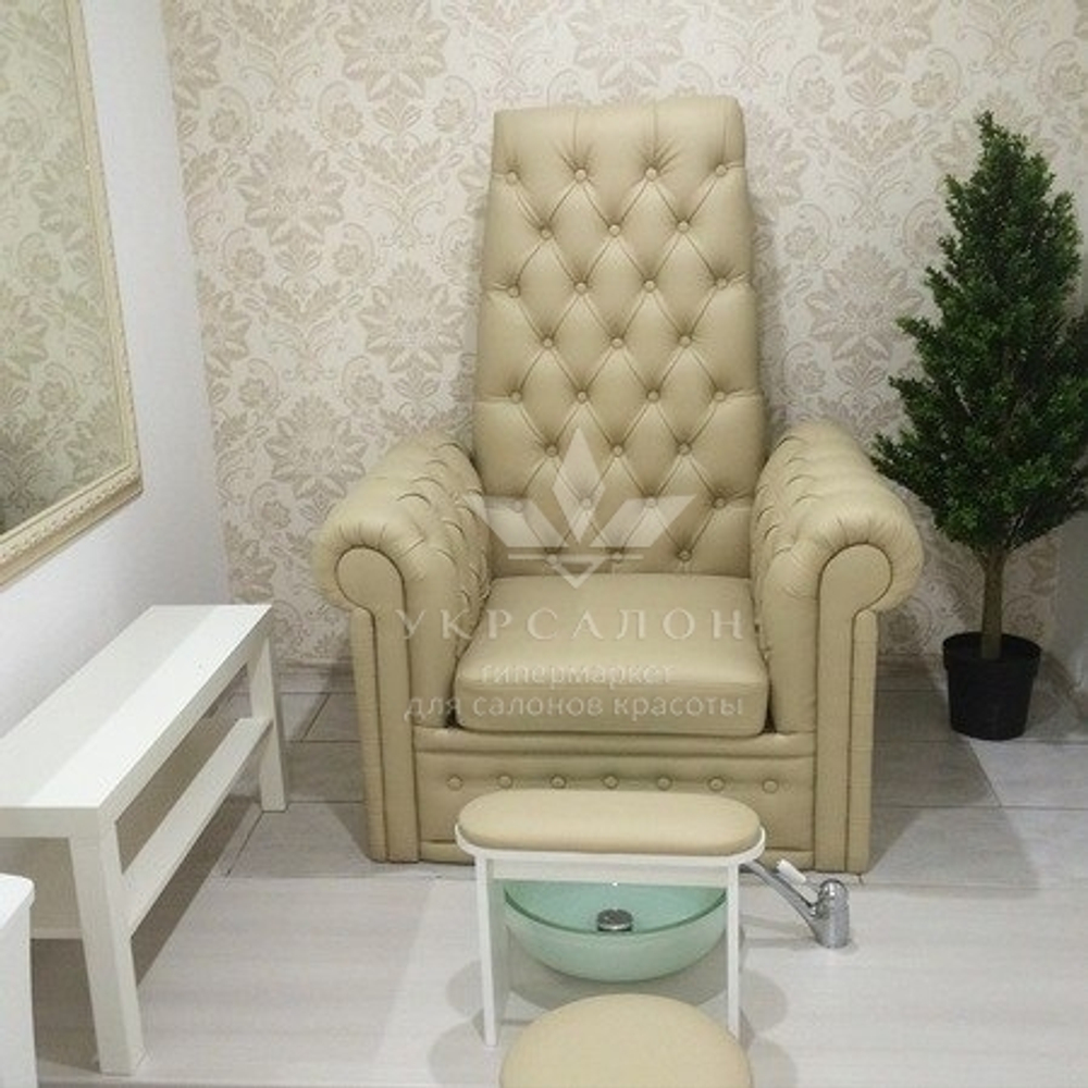 Педикюрное крісло трон queen