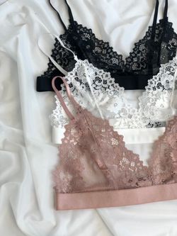 Комплект з ніжним мереживом