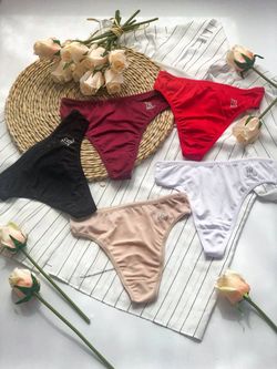 Стринги co значком