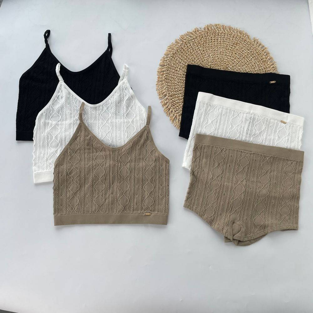 Домашній вʼязаний комплект