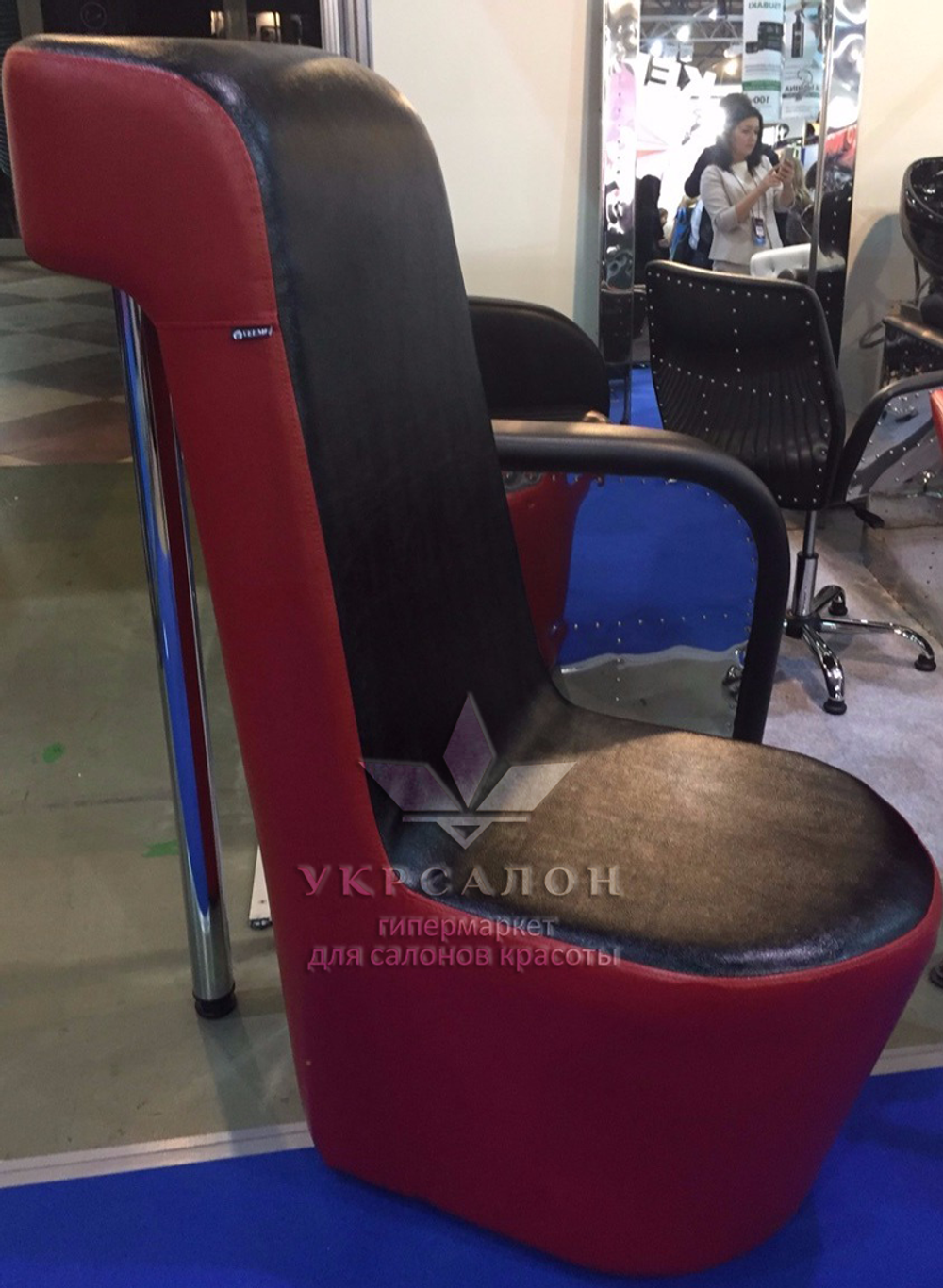 крісло Louboutin