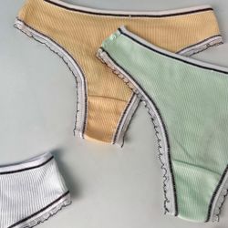 Стрінги в рубчик з вставками рюш