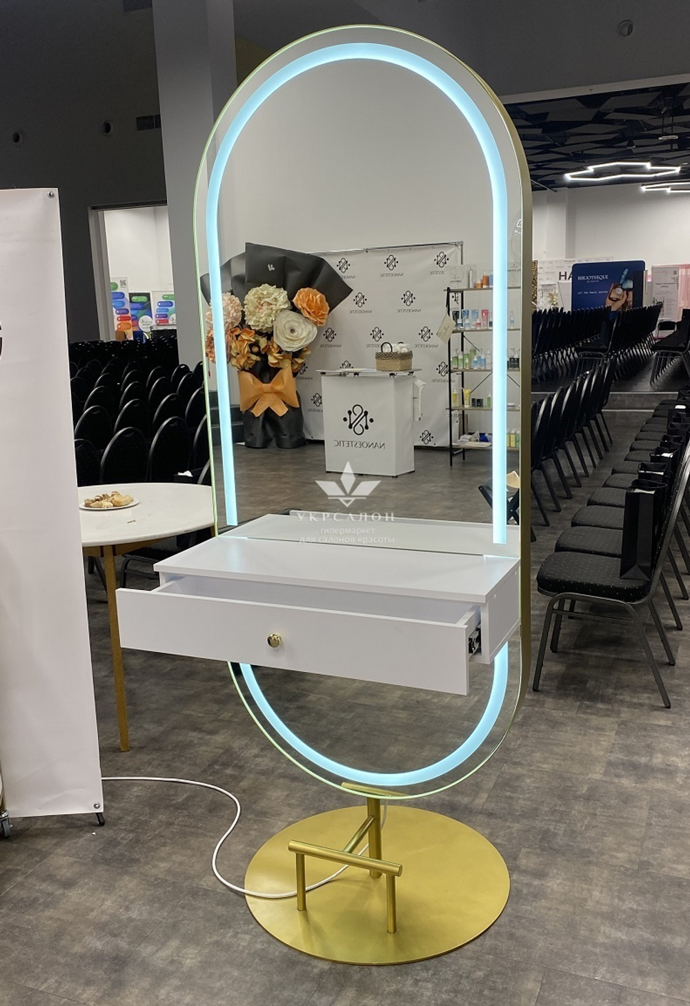 Рабочее место парикмахера Shine с подсветкой