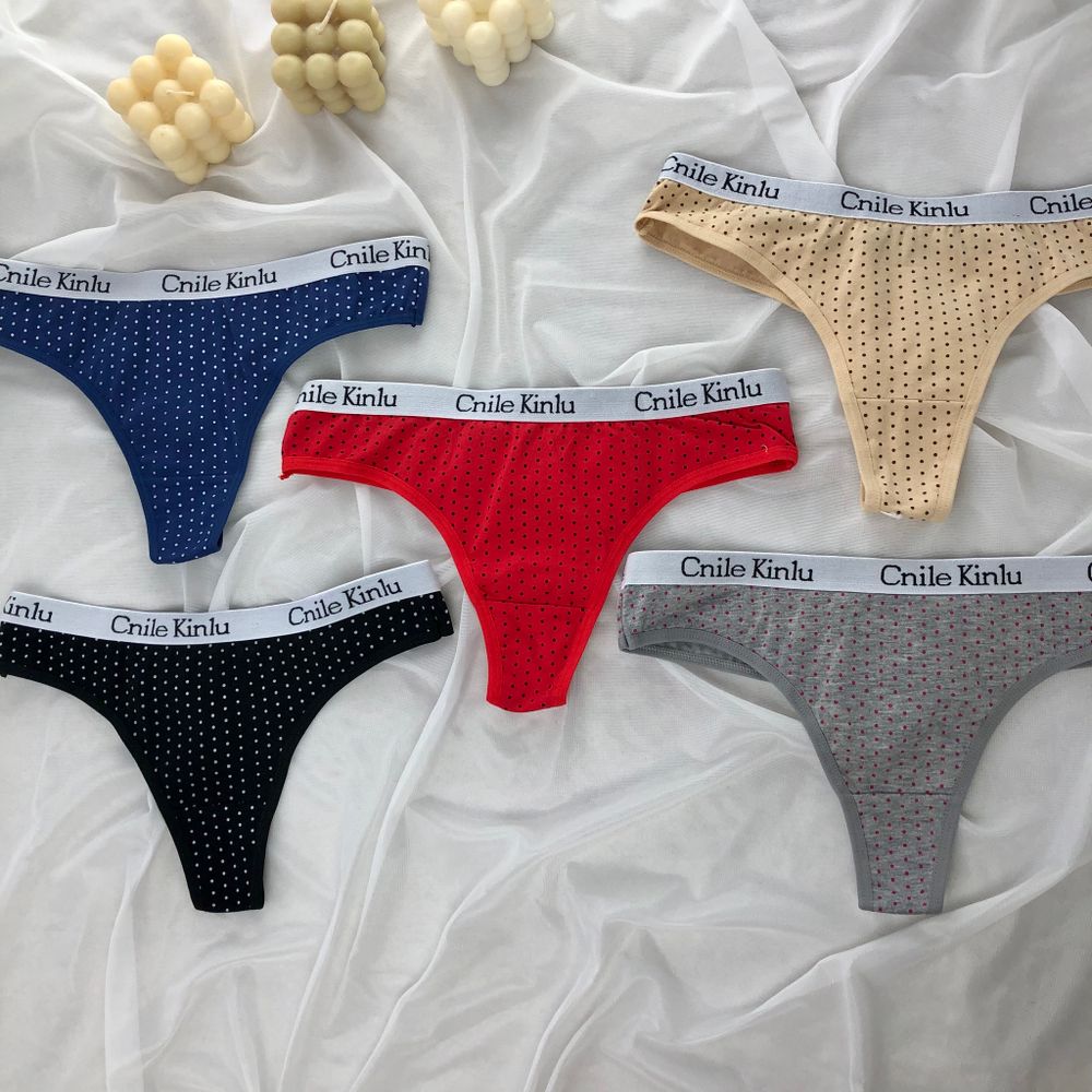 Стрінги в крапочку