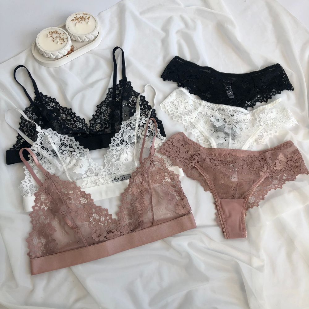 Комплект з ніжним мереживом