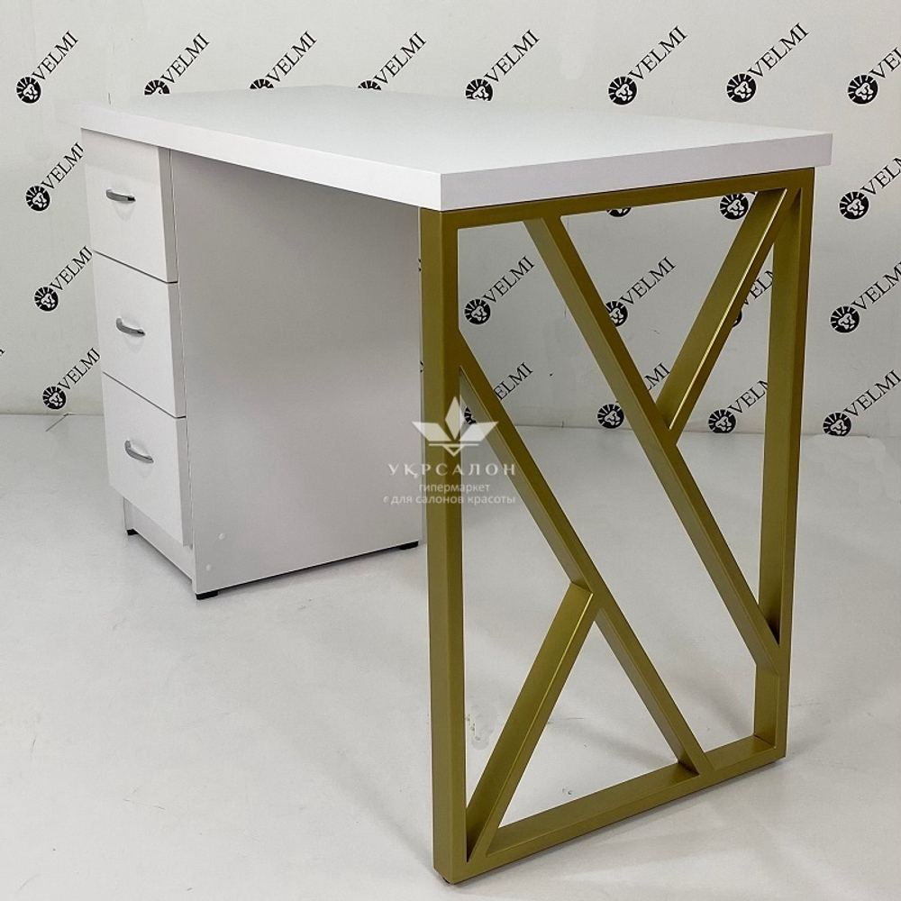 Манікюрний стіл Leo