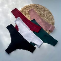 Стрінги с мереживною окантовкою