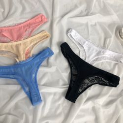 Стрінги з мереживом спереду і ладенькі ззаду