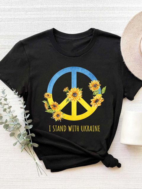 Футболка жіноча чорна Free Ukraine blooms Love&Live