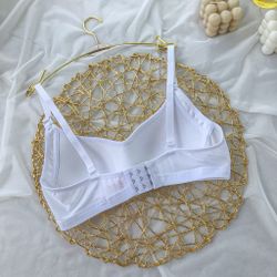 Бюстгальтер с перфорацією