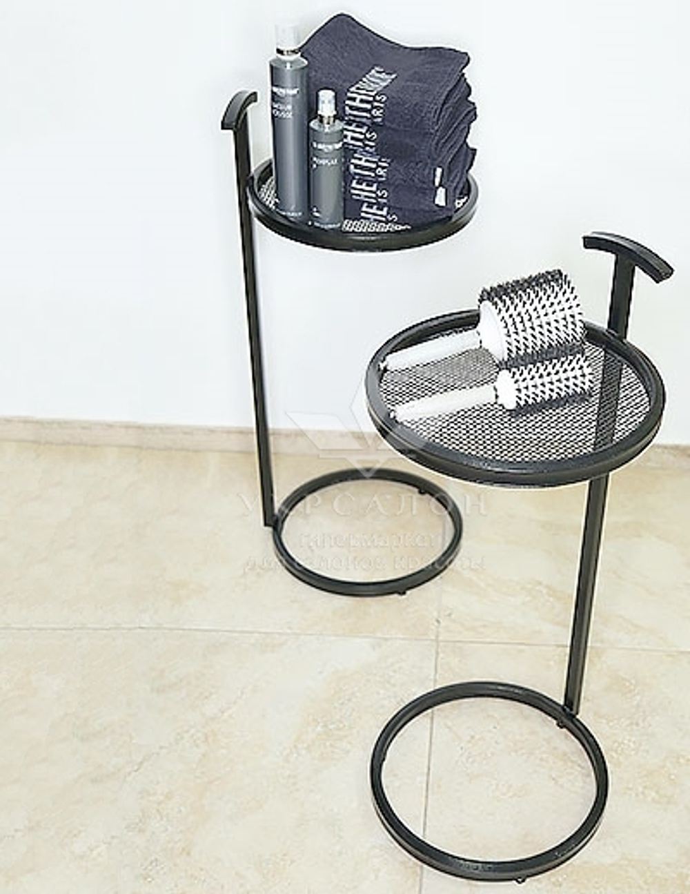 Столик для клиентов 123