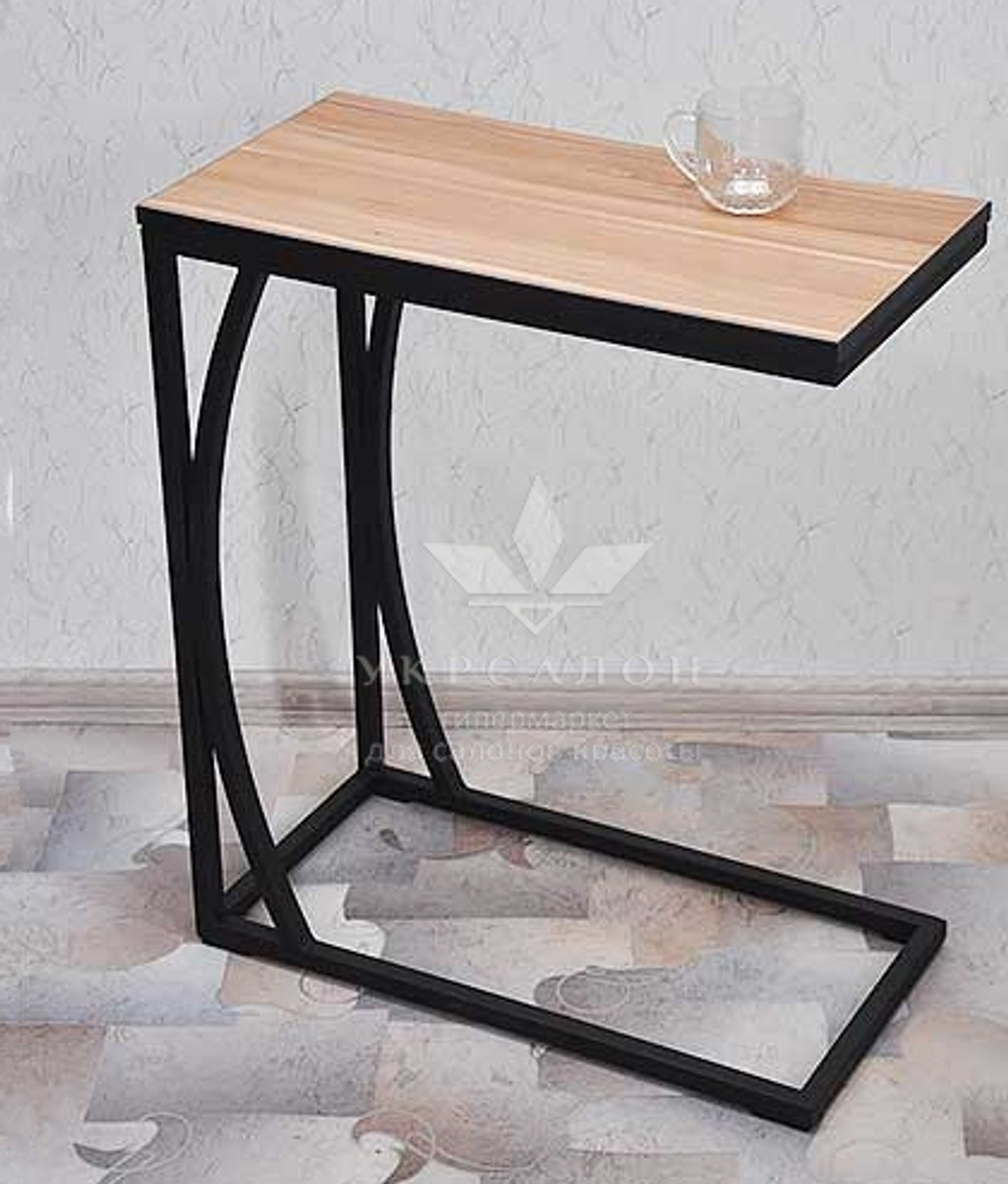 Столик для клієнтів 207