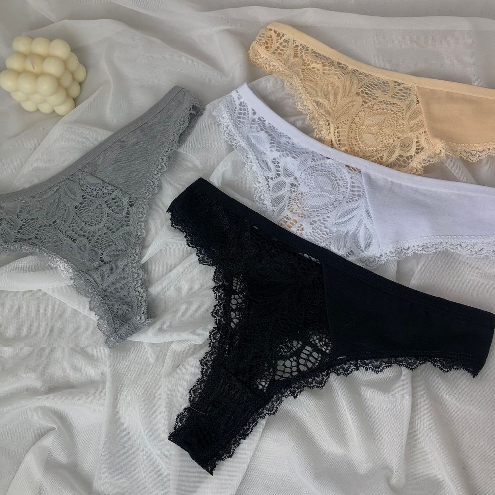 стрінги з мереживною вставкою