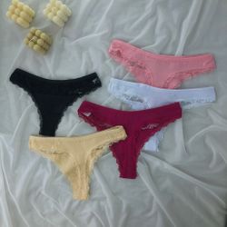 Стрінги з елементами мережива