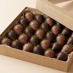 Класична полуниця у чорному та молочному шоколаді