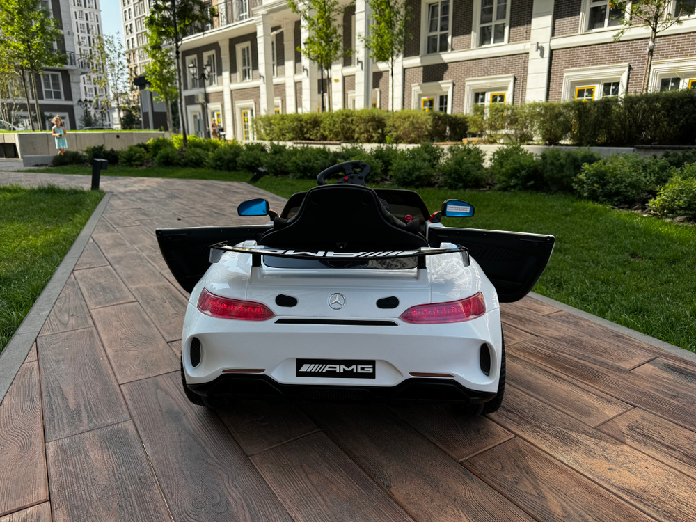 Дитячий електромобіль суперкар Mercedes AMG "WeKids Cars"