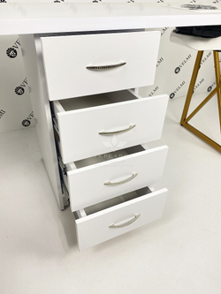 Маникюрный стол Zevs