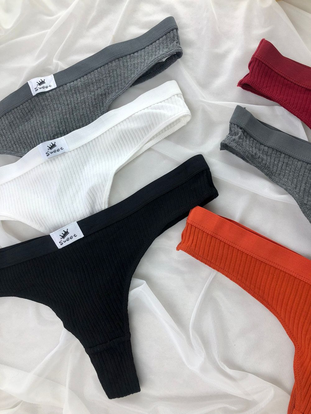 Стрінги в рубчик