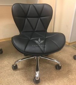 Стул мастера педикюра Paris 2