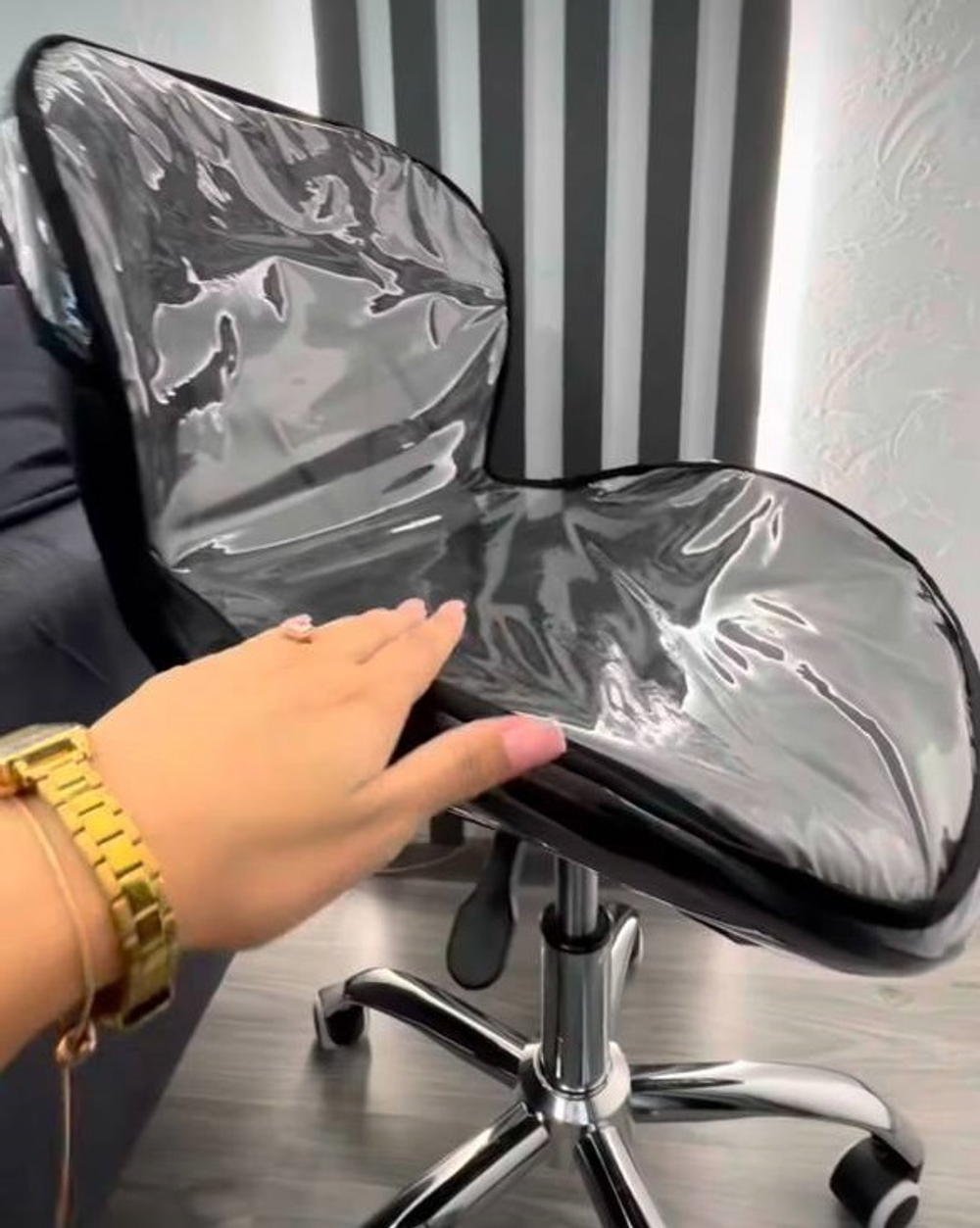 Захисний чохол для стільця майстра 2