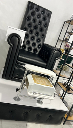 Педикюрное крісло трон queen