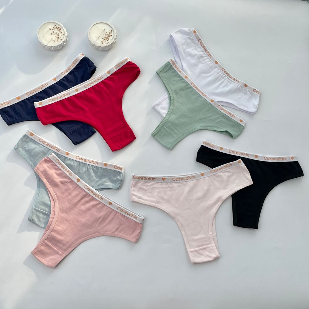 Американки з написом