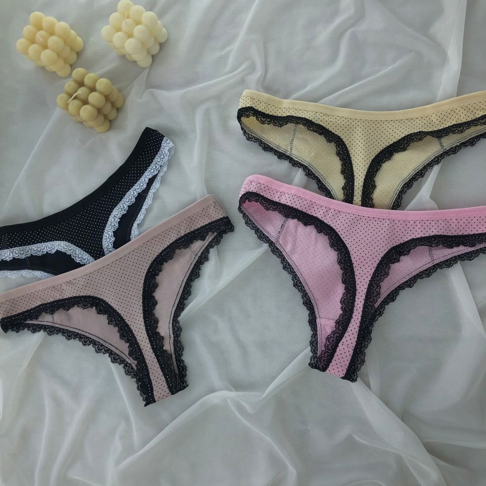 Стрінги в крапочку