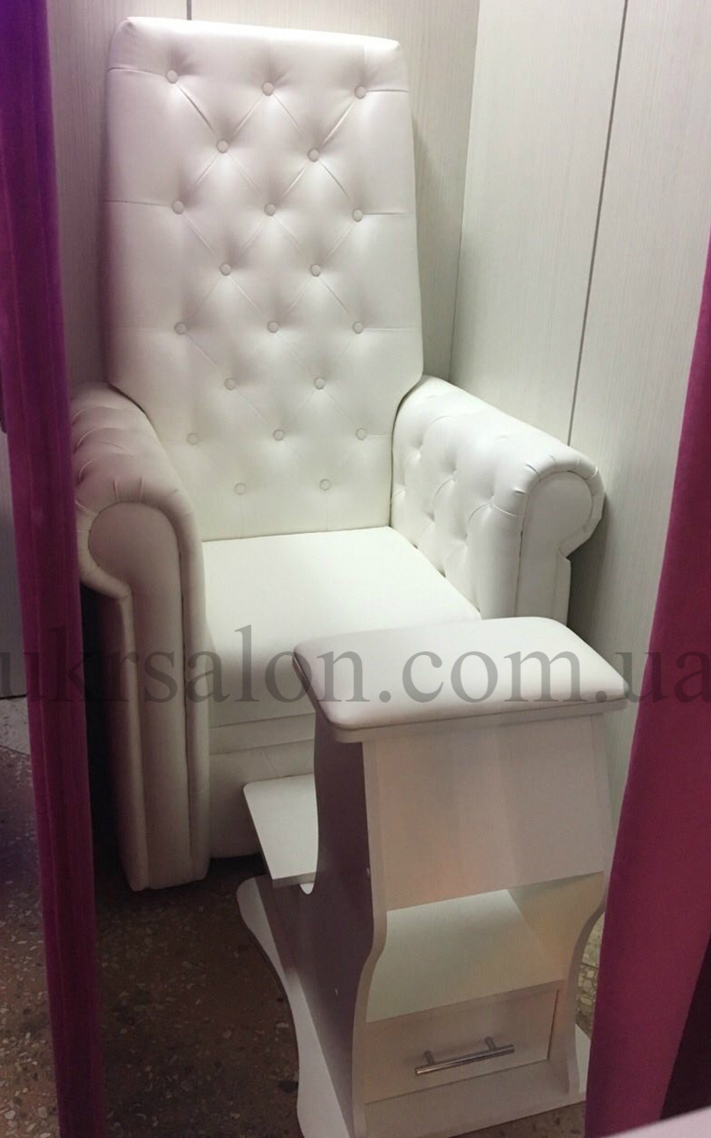 Педикюрное крісло трон queen
