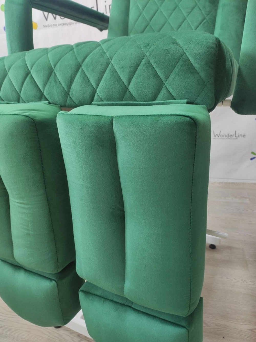 Педикюрне крісло Tertio velor