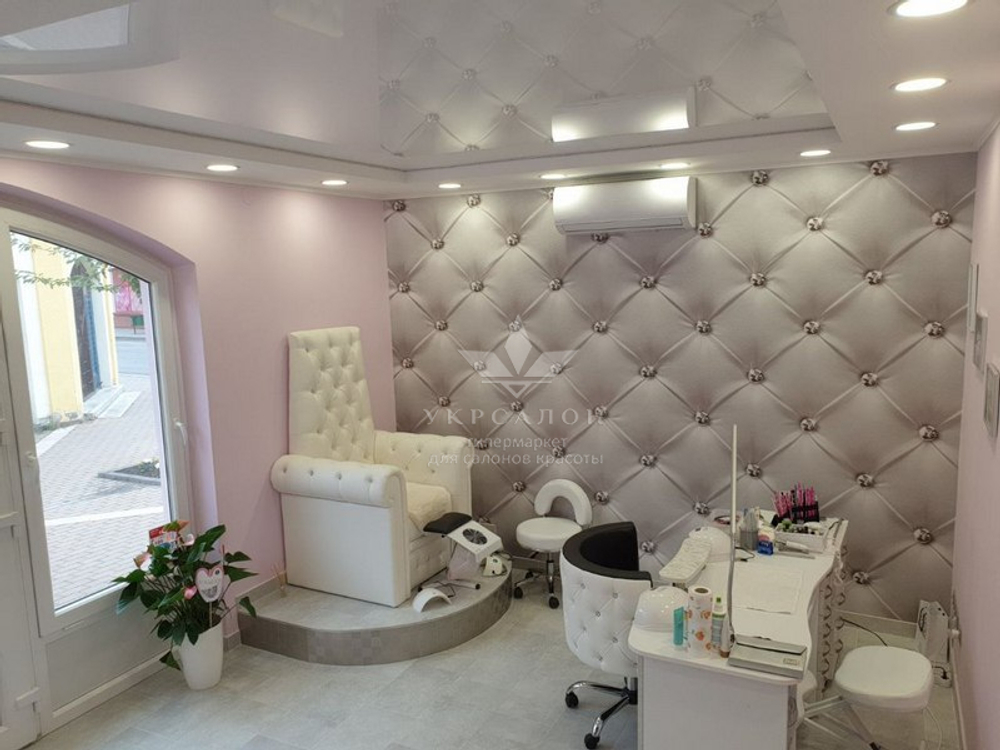 Педикюрное крісло трон ice queen