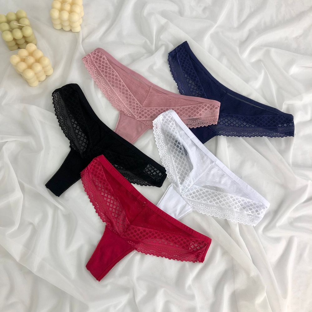 Бавоняні трусики з сітчатою вставкою