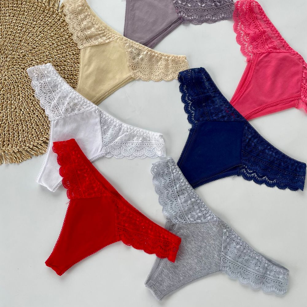 Трусики з мереживними вставками